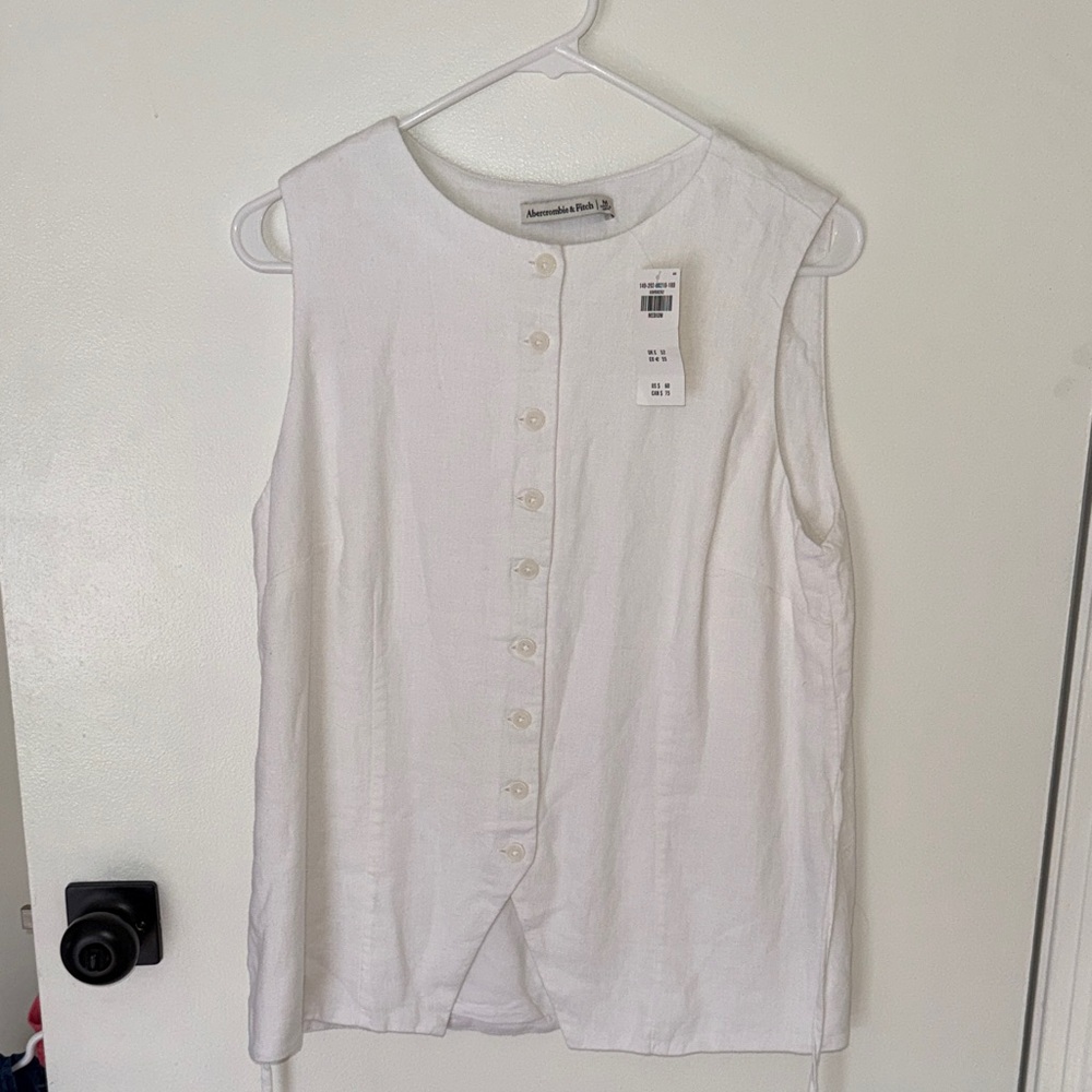 Abercrombie White Longline Button-down vest top. NWT size medium
